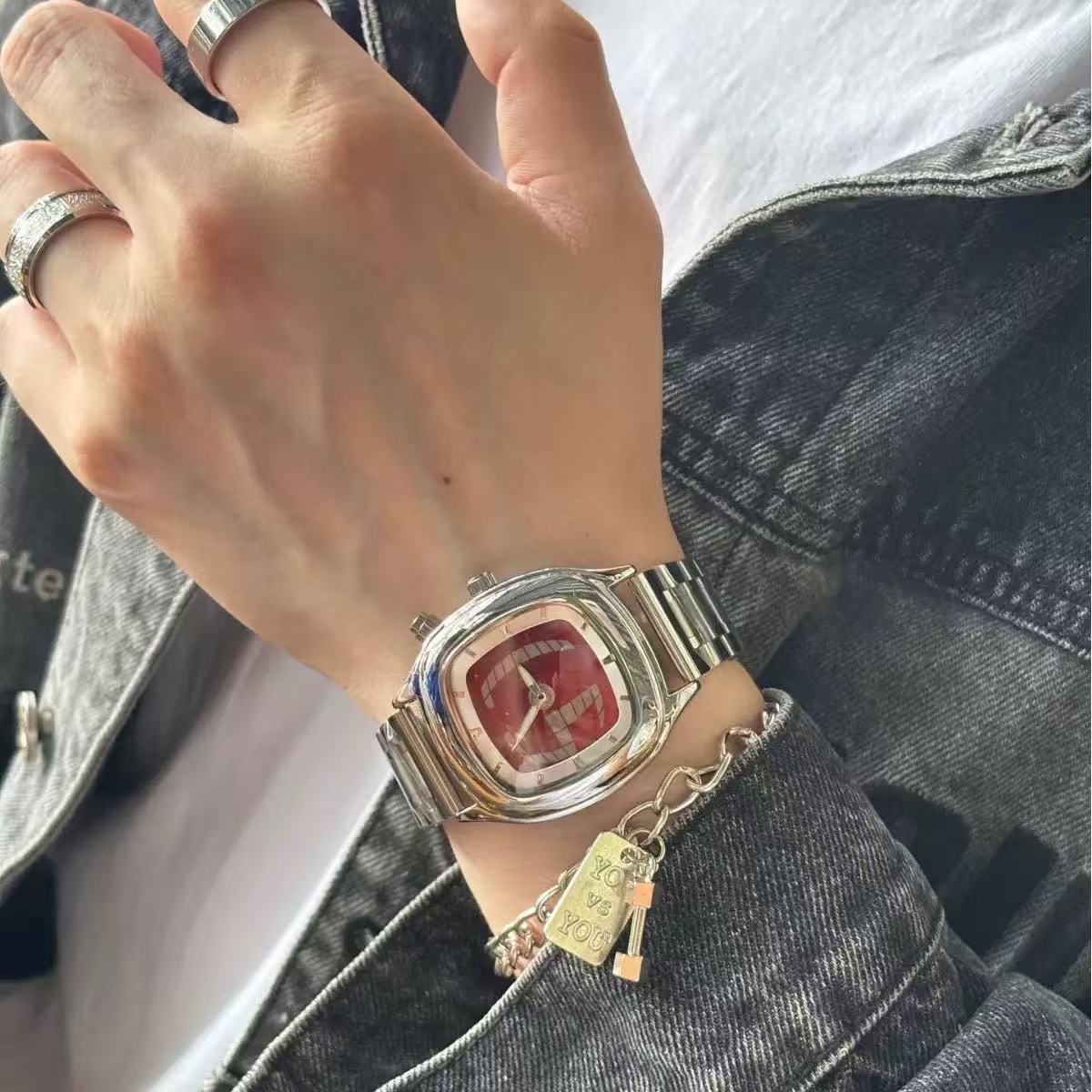 밀레니엄 레트로 스타일 남성용 시계 쿼츠 시계 30m  - Vintage Digital Watch 리뷰 및 가격