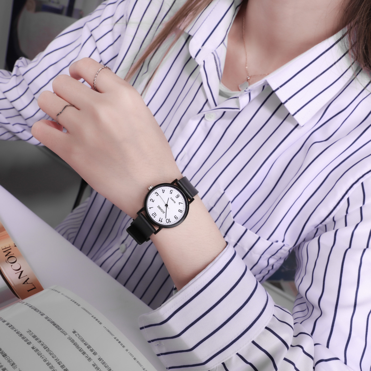 YIKAZE 여성용 손목 시계 간단한 블랙 화이트 여성 - Minimalist Thin Watch 리뷰 및 가격